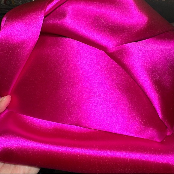 Badgley Mischka – JL0180 – Pink Twist Handle Satin Clutch - Picture 3 of 5